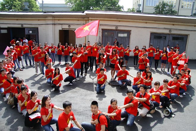Overseas Vietnamese in Russia raise funds for protection of homeland’s sea and islands